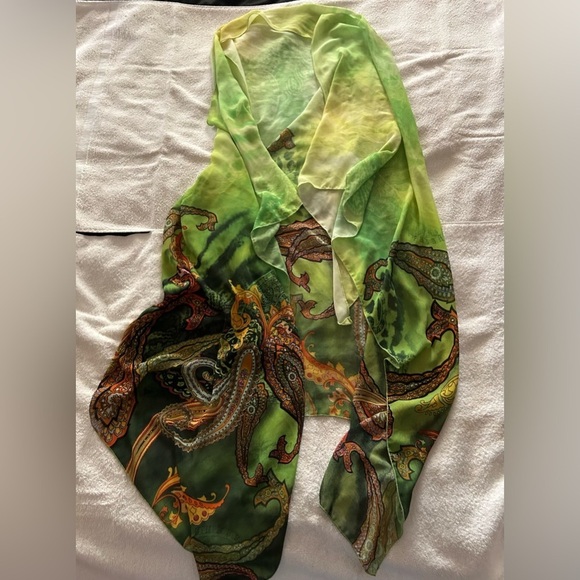 Elegant Green Paisley Swim Coverup - Picture 2 of 4